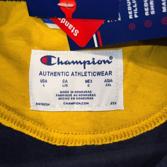 Champion Sweatshirt - NEW - Picture 4 of 4